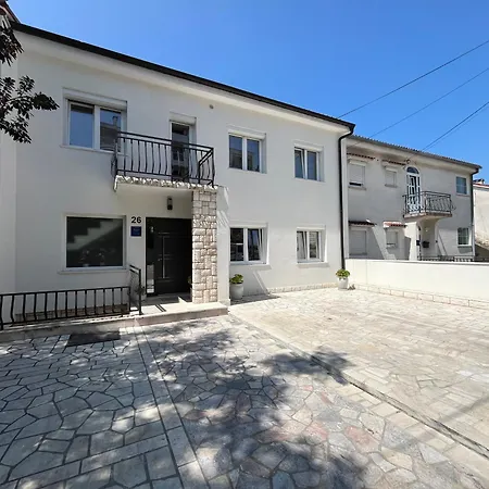 Adria شقة